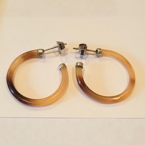 Jewelry - 925 silver post and caps on earrings bone?